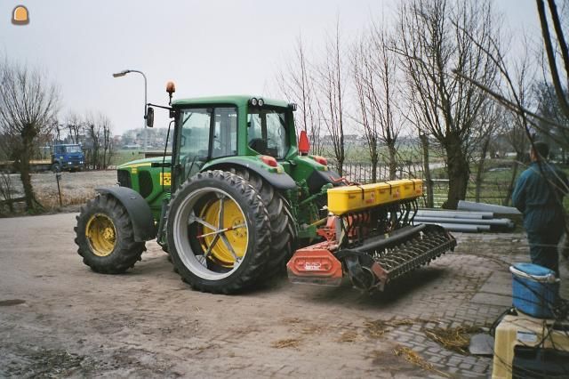 Tractor + rotorkopeg + zaaimachine John Deere 6320