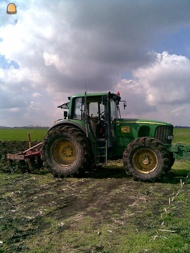 Tractor Trekker met Cultivator
